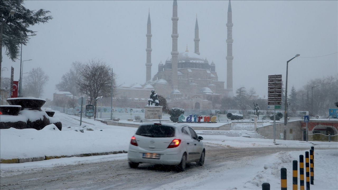 Kar Marmara'ya geri dönüyor! Pazar günü o şehirlerde kar yağacak