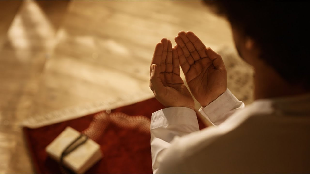 Oruç açarken hangi dualar okunur? İftar duası Arapça ve Türkçe okunuşu!