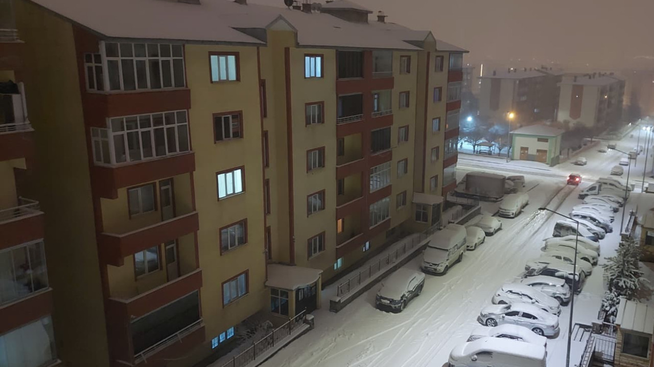 Erzurum’da kar alarmı: 3 ilçede taşımalı eğitime ara
