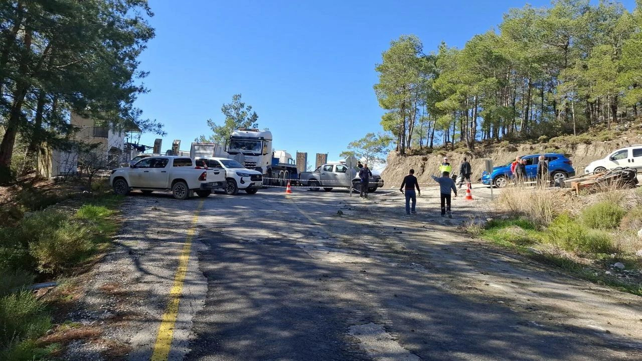 Muğla Seydikemer'de heyelan!