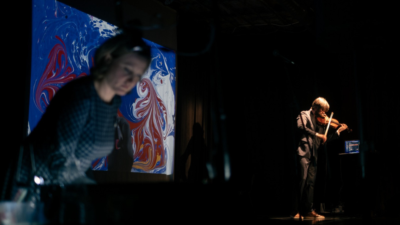 Sibirya’dan Ankara’ya Fırça darbeleri sesin titreşimiyle buluştu