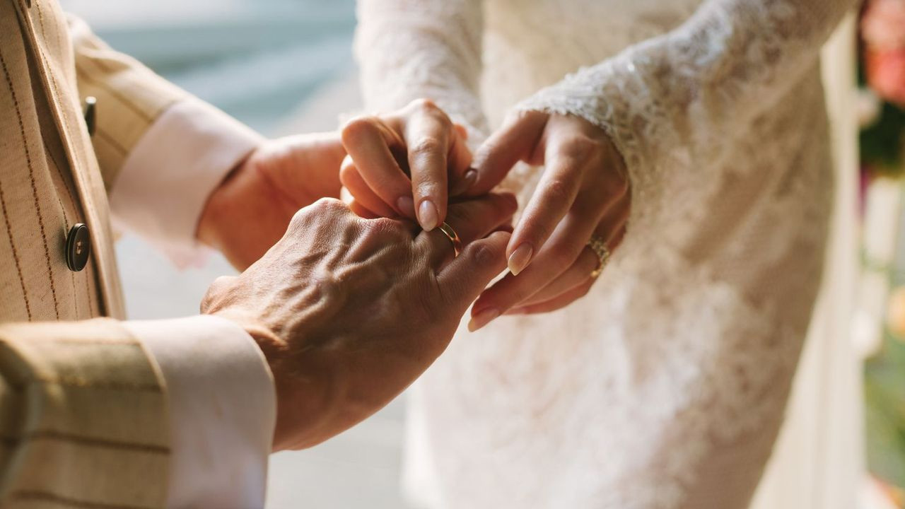 Türkiye'nin evlilik karnesi açıklandı! Evlenme yaşı buraya kadar çıktı