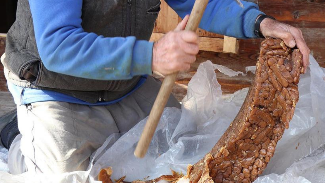 Bu tatlı sadece Erzurum'da yapılıyor! Tam 6 ayda hazırlanıyor