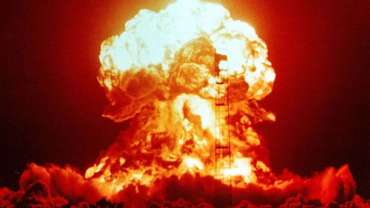 Moskova ayakta: 'Yanıtımız nükleer olur'... Rapor: İngiltere ve Fransa, Kiev'e nükleer silah ya da 'kirli bomba' vermeyi değerlendiriyor