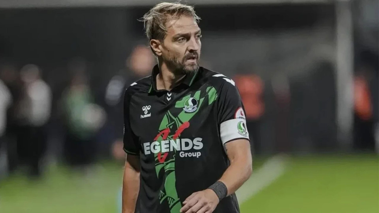 Sakaryaspor resmen duyurdu: Caner Erkin ile yollar ayrıldı