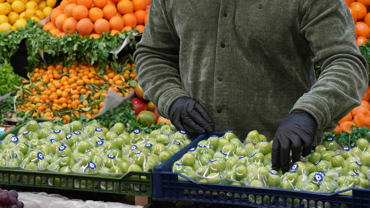 Türkiye’den alıyor, kendi ülkesinde 500 dolara satıyor! Müşteriler sırada bekliyor