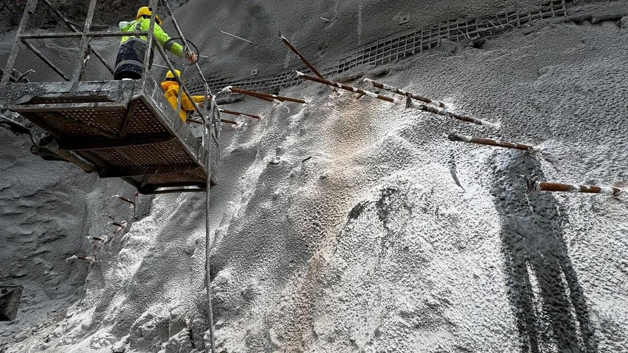 Kemaliye’de toprak kayması: 1 işçi hayatını kaybetti