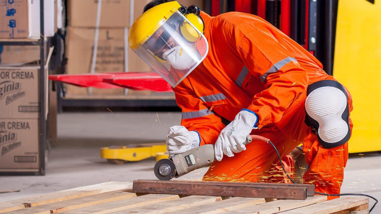Mühendis Tek Sen’den koruyucu giyim yardımı için dava