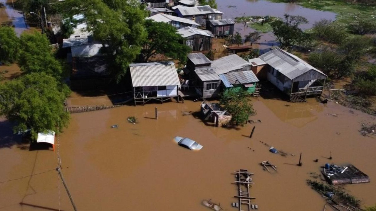 Sel ve heyelan 46 kişinin canını aldı