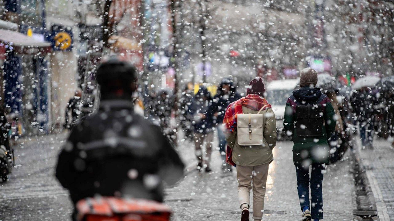 Türkiye'nin yarısına kar yağacak! İşte kar yağışı beklenen şehirler