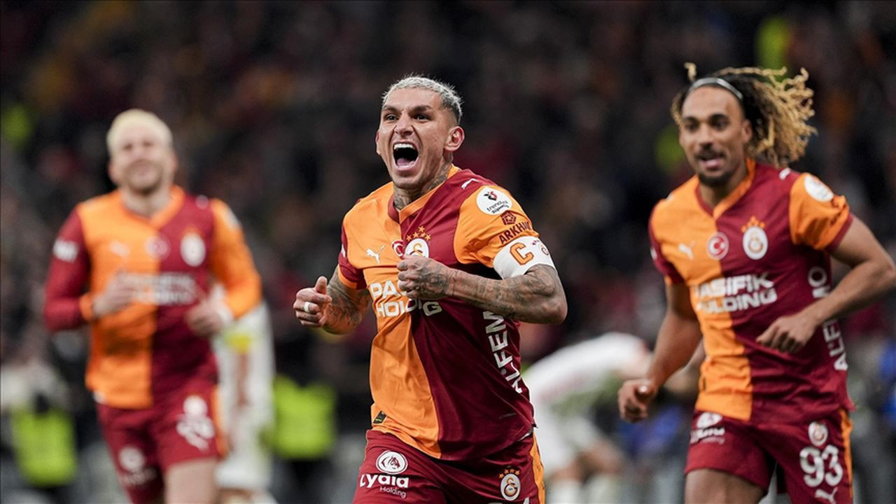 Galatasaray, evinde Alanyaspor'u rahat geçti