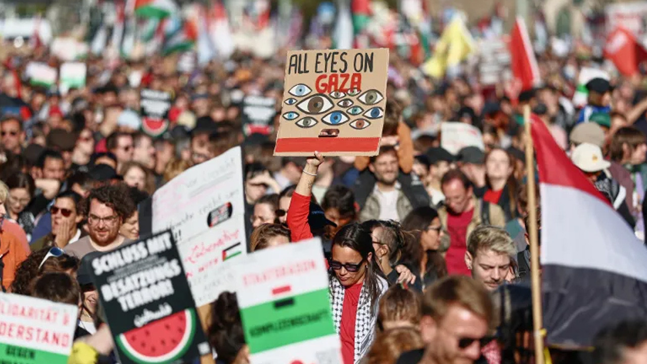 Almanya'da Netanyahu rahatsızlığı! İran ve Filistin bayrakları dalgalandı