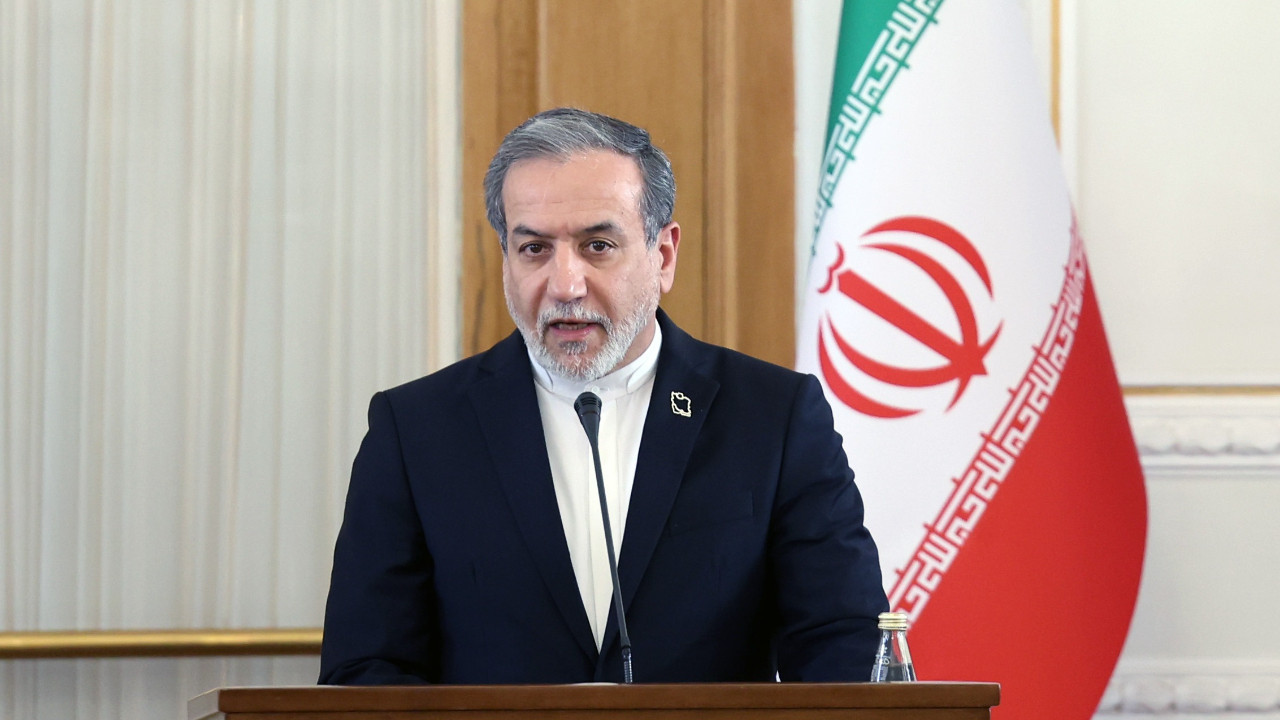 Dünyanın konuştuğu an! İran Dışişleri Bakanı Erakçi'den, ABD'li sunucuya tarihi cevap