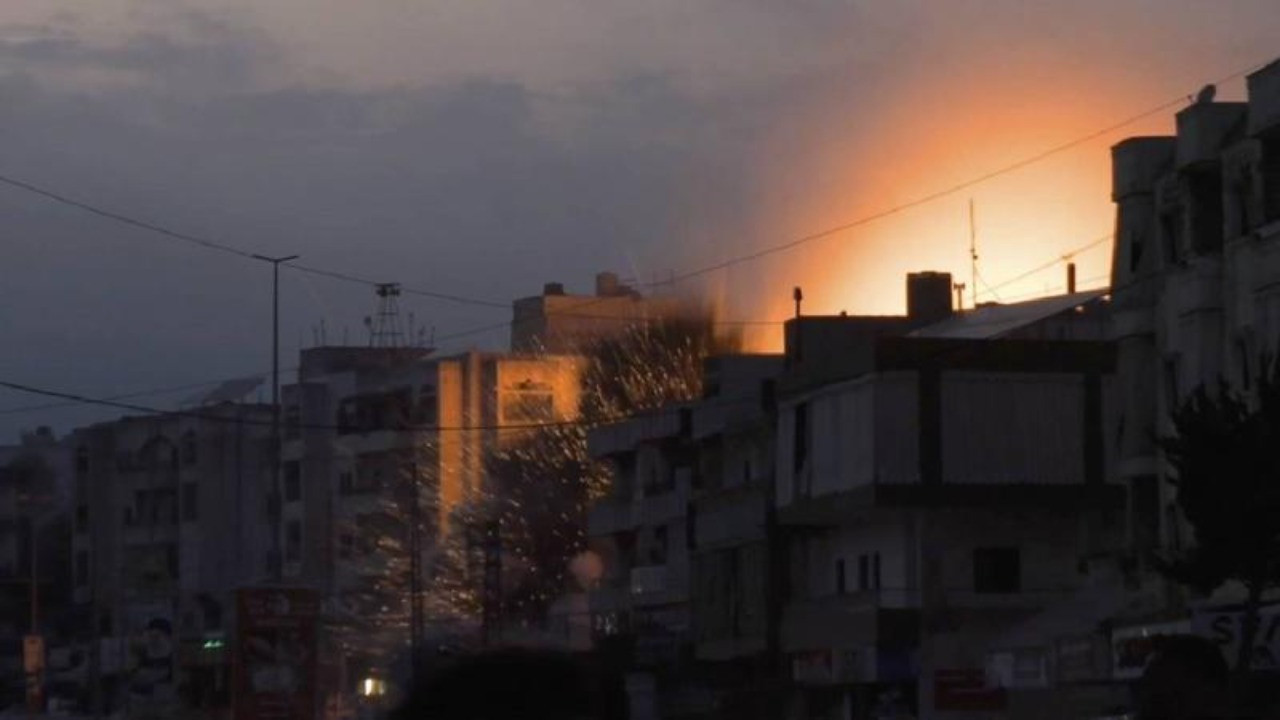 Katil İsrail Lübnan'a saldırdı: 31 kişi hayatını kaybetti