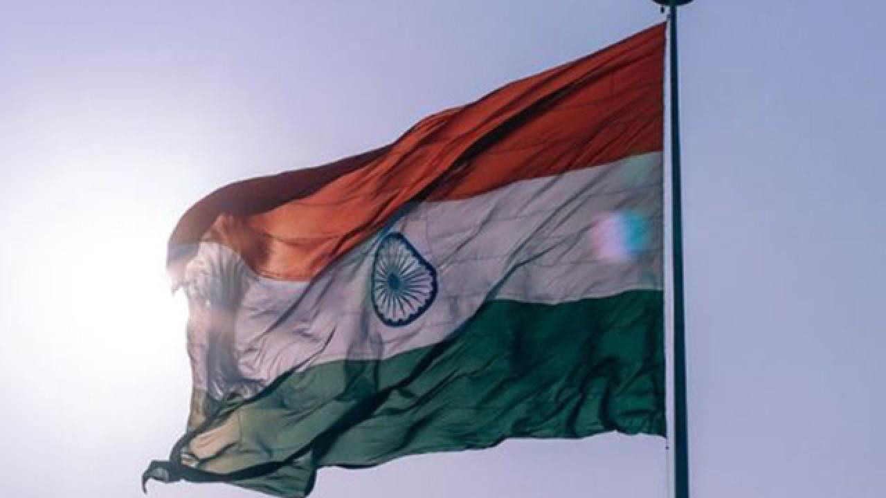 Kalkıştan sonra radardan kaybolmuştu! Hindistan'daki savaş uçağı düştü