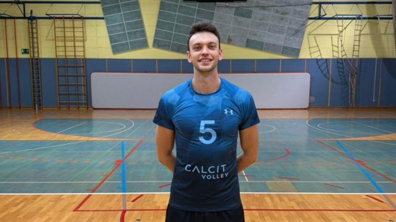 Milli Voleybolcular Oğulcan Yatgın ve Efe Bayram, Dubai’de mahsur kaldı