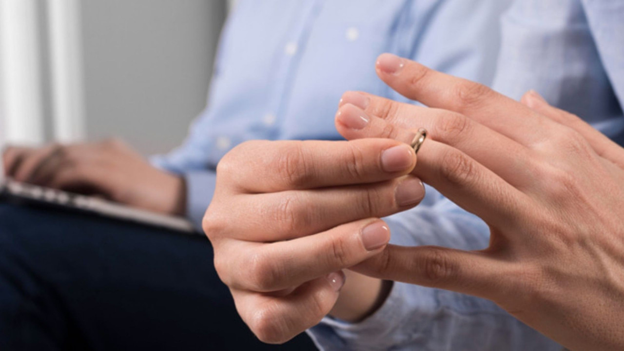 Türkiye’de 'gri boşanma' artıyor: Ömürlük imzalar tarih mi oluyor?