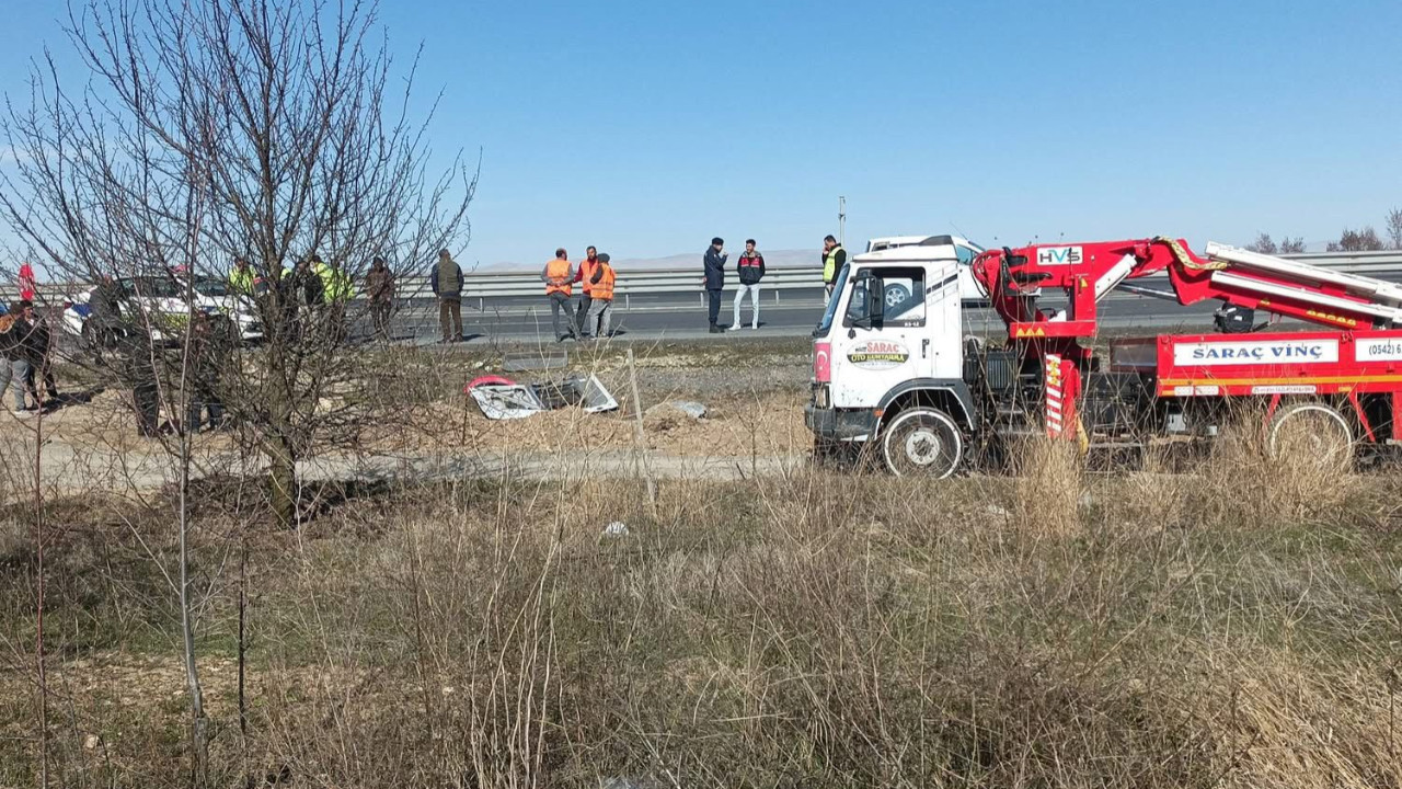 Afyonkarahisar’da feci kaza! 11 kişi yaralandı