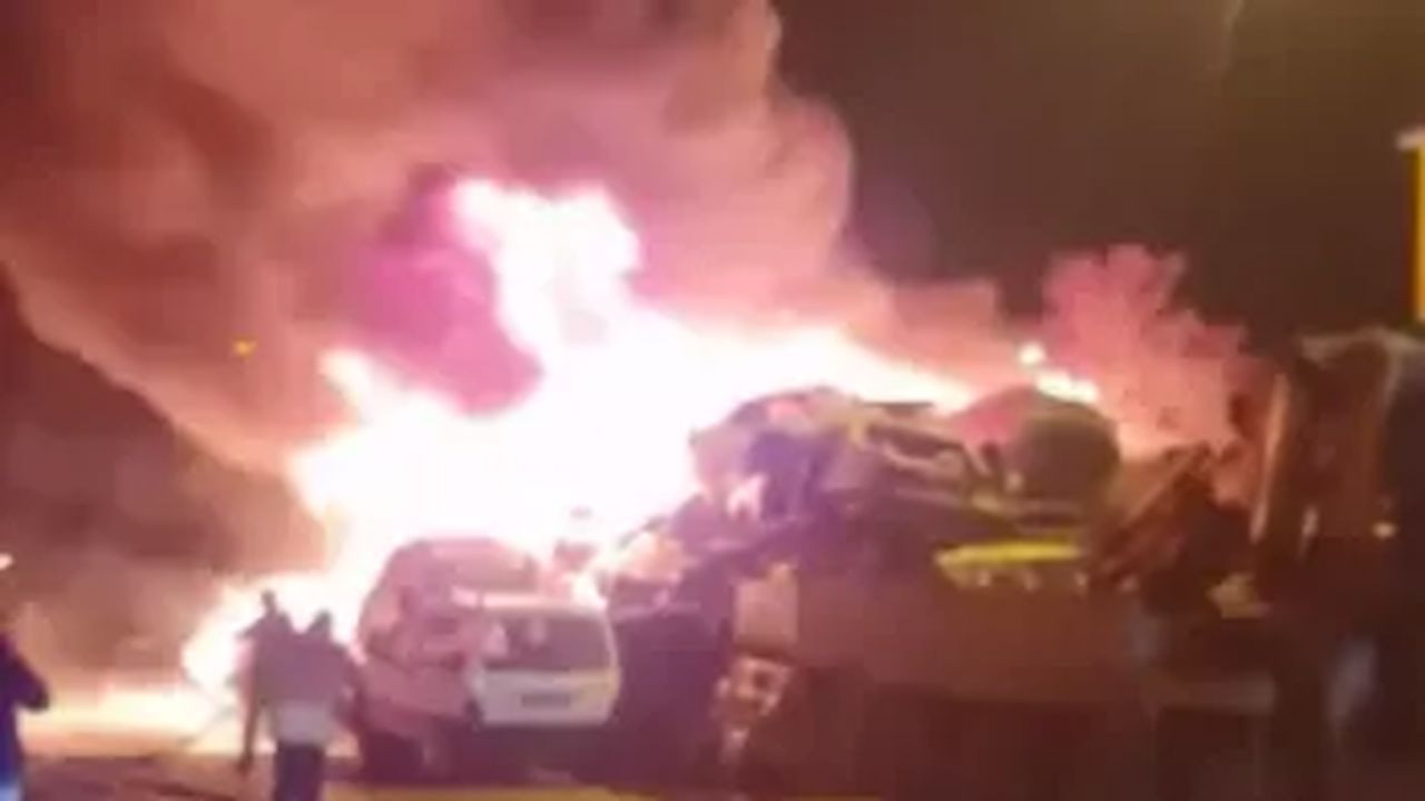 Ankara'da alevler geceyi aydınlattı