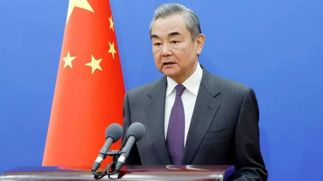 Çinli Bakan Vang Yİ: Renkli devrimler ve rejim değişikliği destek bulmaz