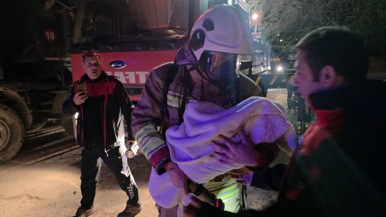 Hatay'da 5 katlı binada yangın! 30 kişi kurtarıldı