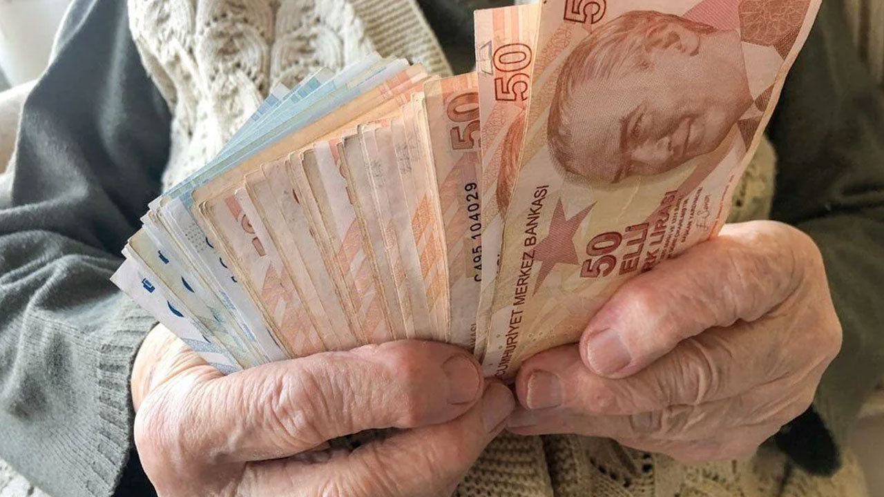 Emeklilerin bayram ikramiyesi ne zaman yatacak? Zam açıklaması geldi