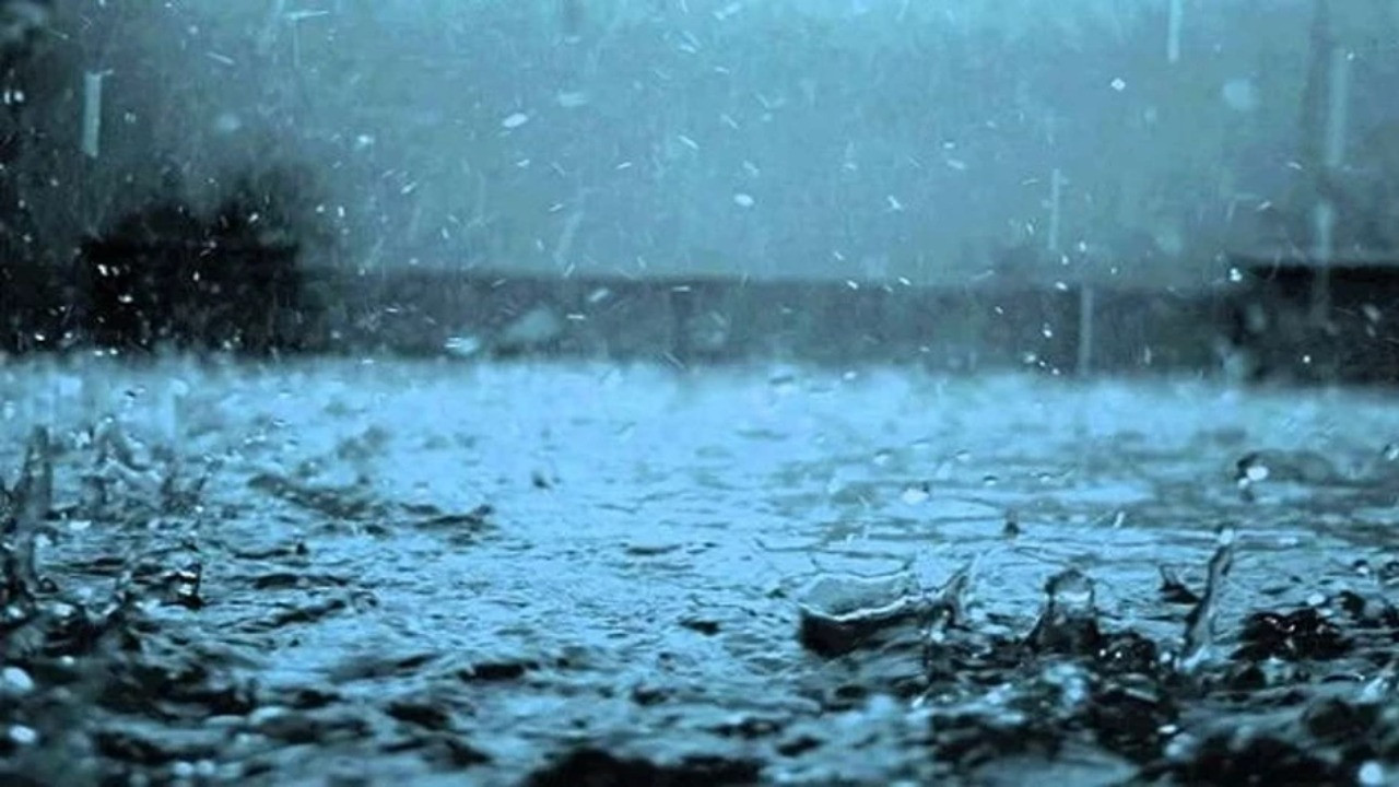 İran'daki asit yağmurları Türkiye'ye ulaşır mı? Petrol depoları vuruldu