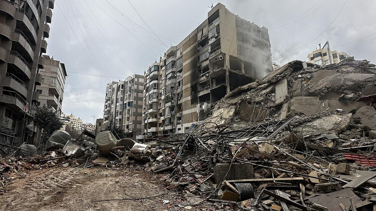 Katil İsrail ordusu Lübnan'da onlarca çocuk öldürdü