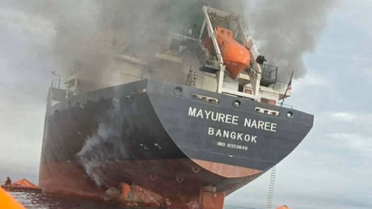 Hürmüz'de tek günde dört gemi birden vuruldu: İran sadece iki saldırıyı üstlendi