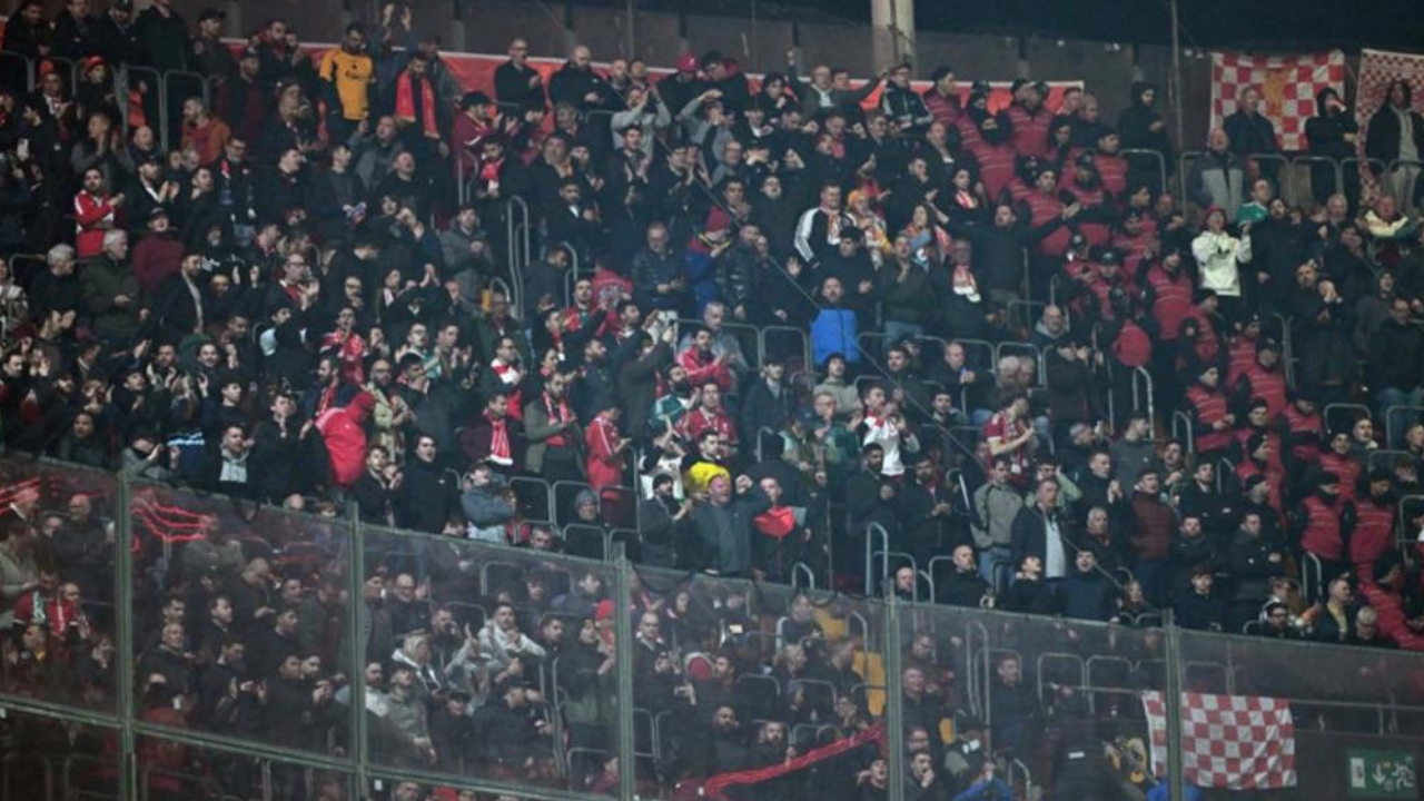 Liverpool taraftarından Atatürk pankartı! Kimse bunu beklemiyordu