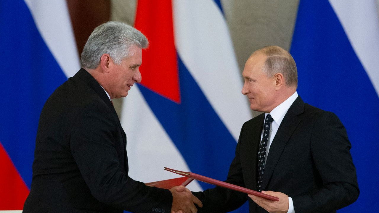 ABD'nin ablukası altındaki ülkeye Rusya'dan tam destek