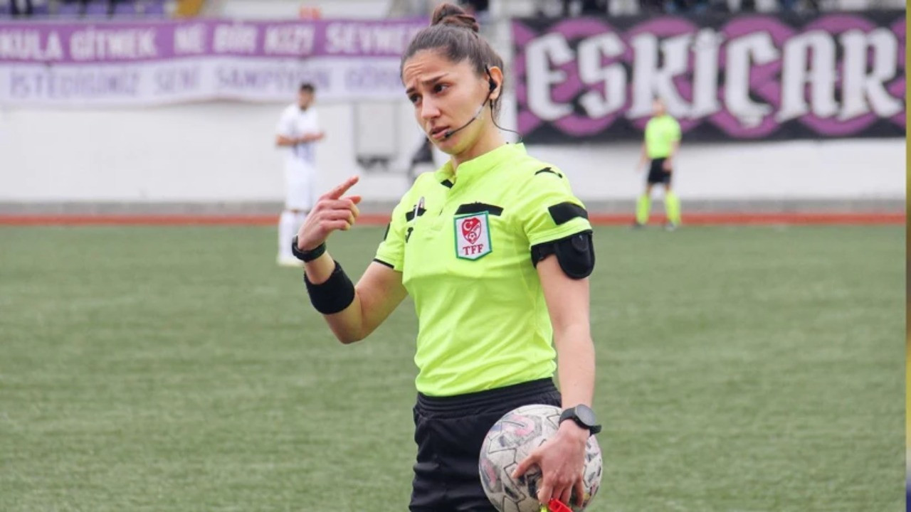 22 yıl sonra bir ilk: Kadın hakem Süper Lig'de maç yönetecek