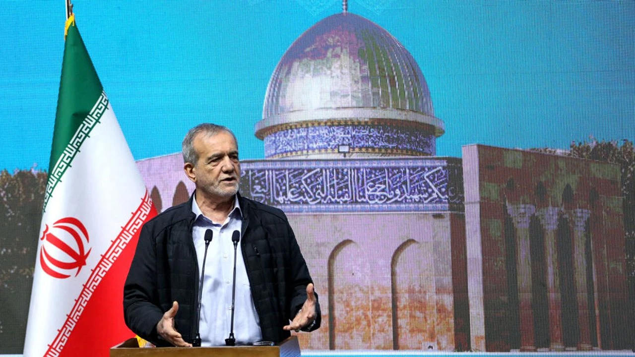 İran Cumhurbaşkanı Pezeşkiyan vatandaşlarına seslendi: Dünyayı hayranlık ve saygıya mecbur bıraktınız