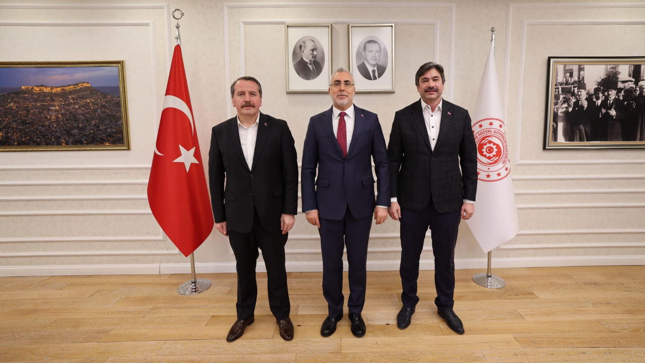 Memur-Sen heyeti Bakan Işıkhan ile görüştü ‘Sendikal mevzuat güncellenmeli’