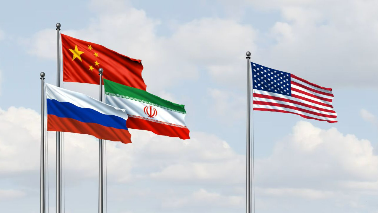 Trump Rusya ve Çin'in İran'a yardım ediyor olabileceğini söyledi