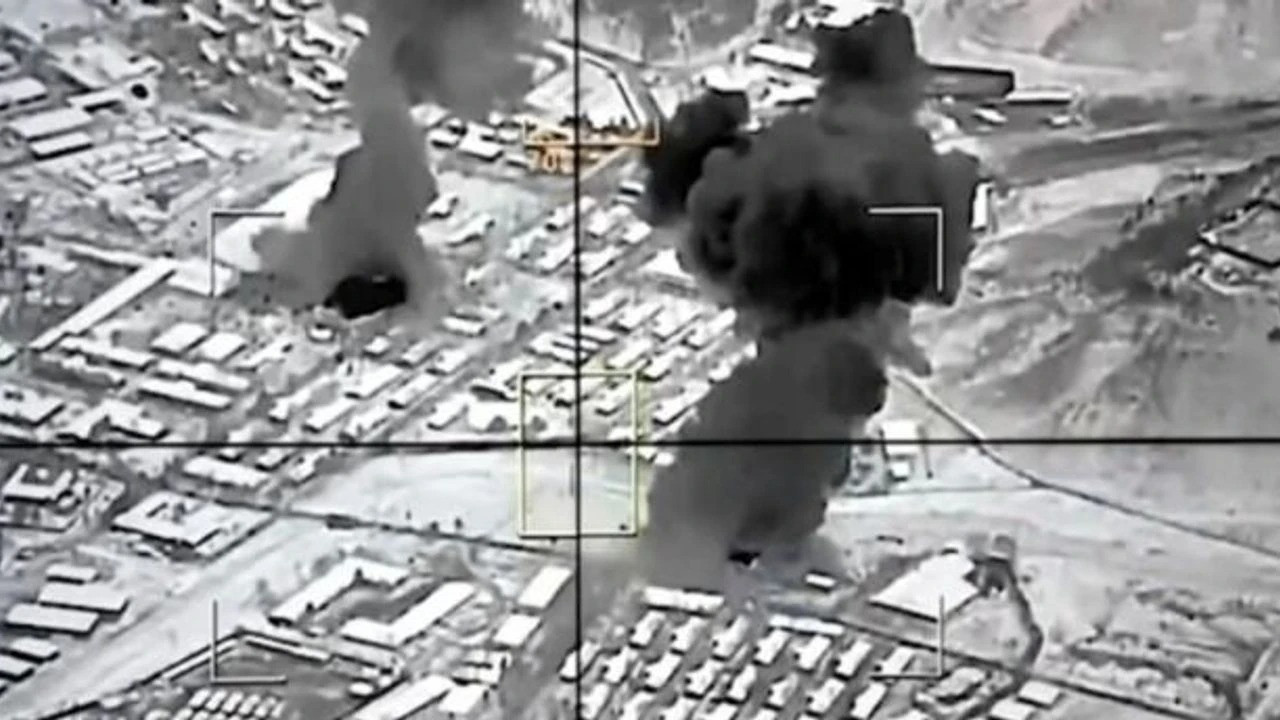 Pakistan’dan Afganistan sınırına hava saldırısı