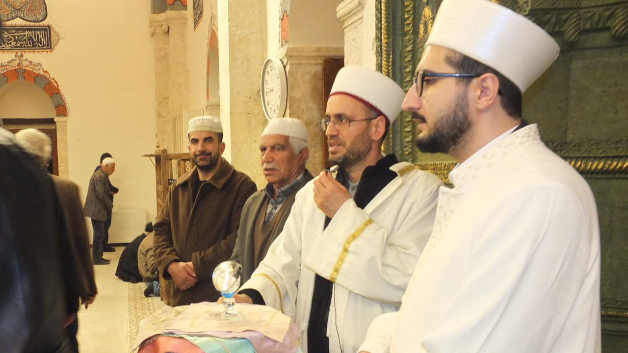 Elazığ'ın Keban ilçesinde Sakal-ı Şerif ziyarete açıldı