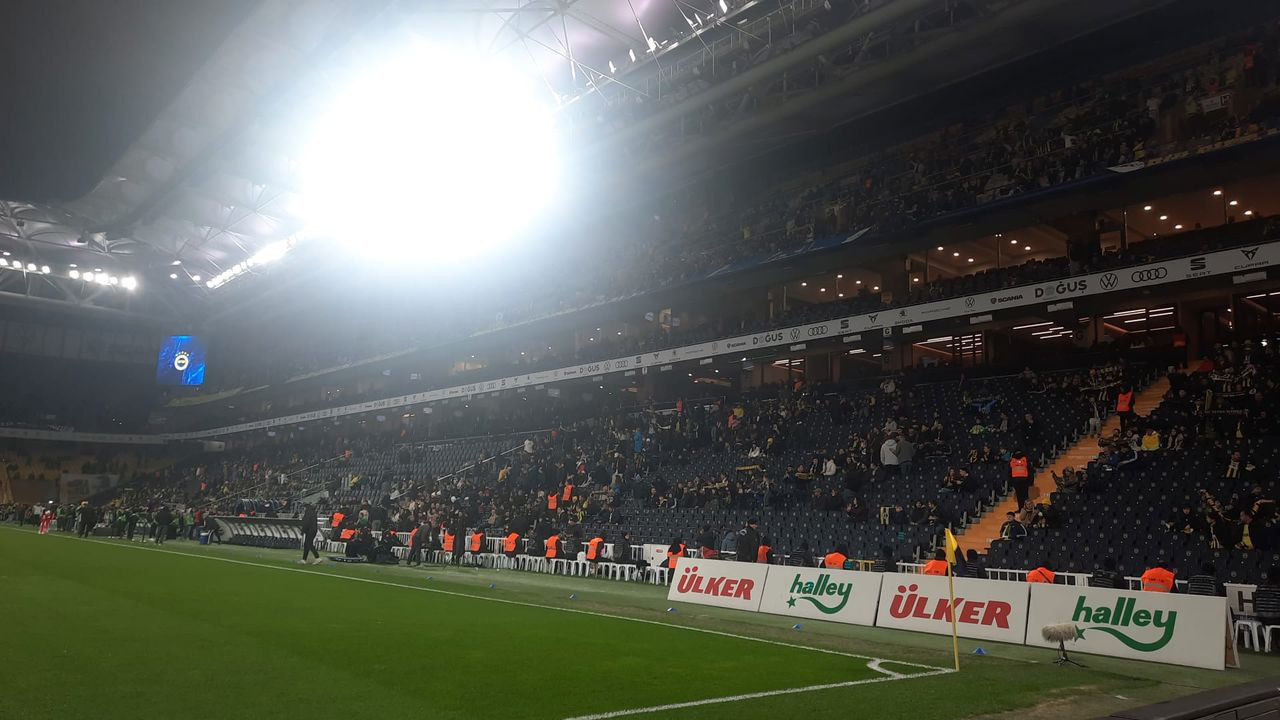 Kadıköy'de tribün yoğunluğu