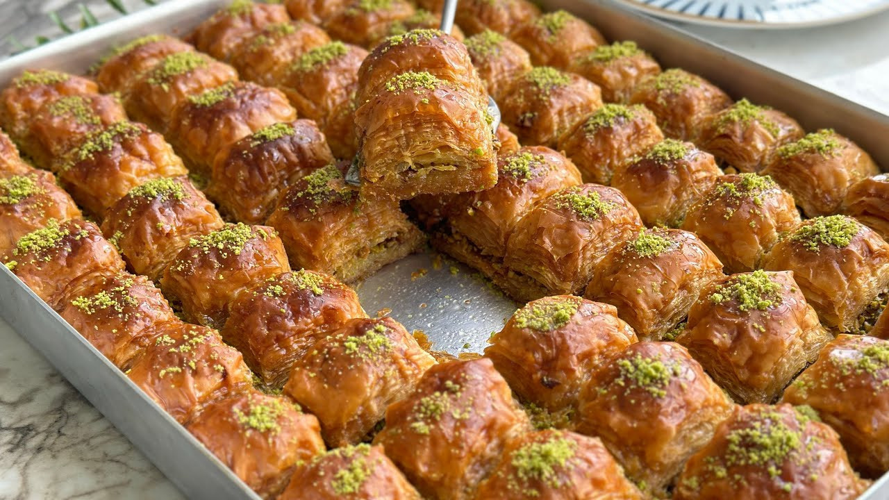 Tam 70 şubesi var! Türkiye'nin en büyük baklavacısı satışa çıktı