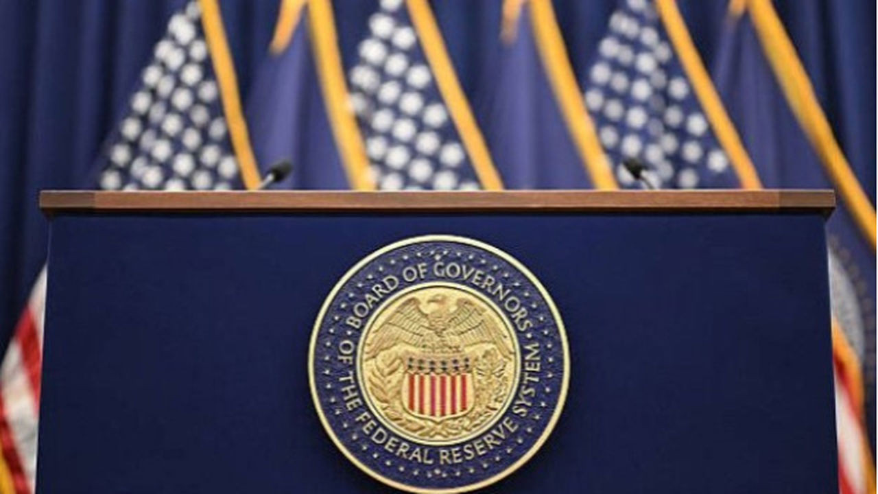 Fed politika faizini yeniden sabit bıraktı