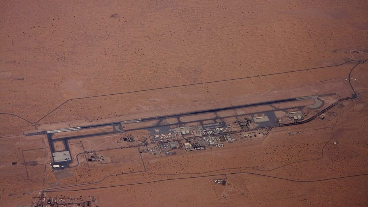 İran BAE'de Avustralya'yı vurdu: Al Minhad Hava Üssü'nde hasar var