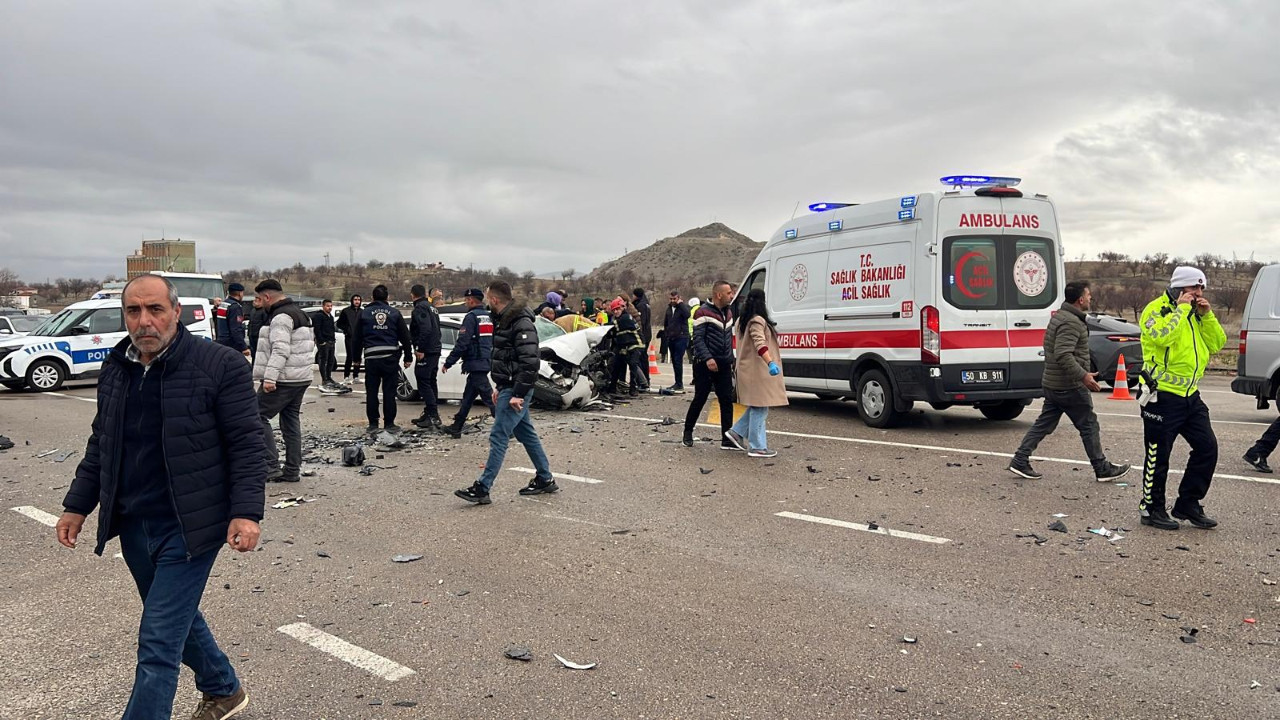 Nevşehir'de korkunç kaza! Baba-oğul öldü, 7 yaralı var