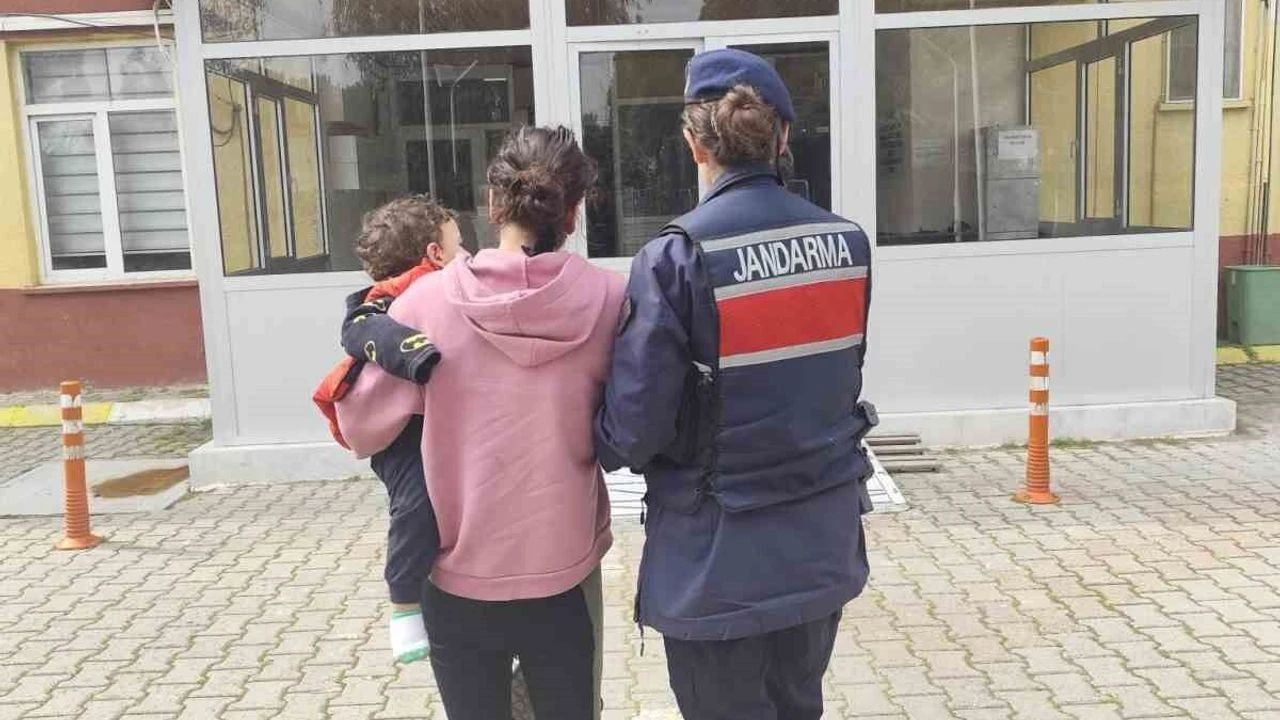 Yedi ayrı suçtan aranan kişi kucağında bebeğiyle hapse girdi