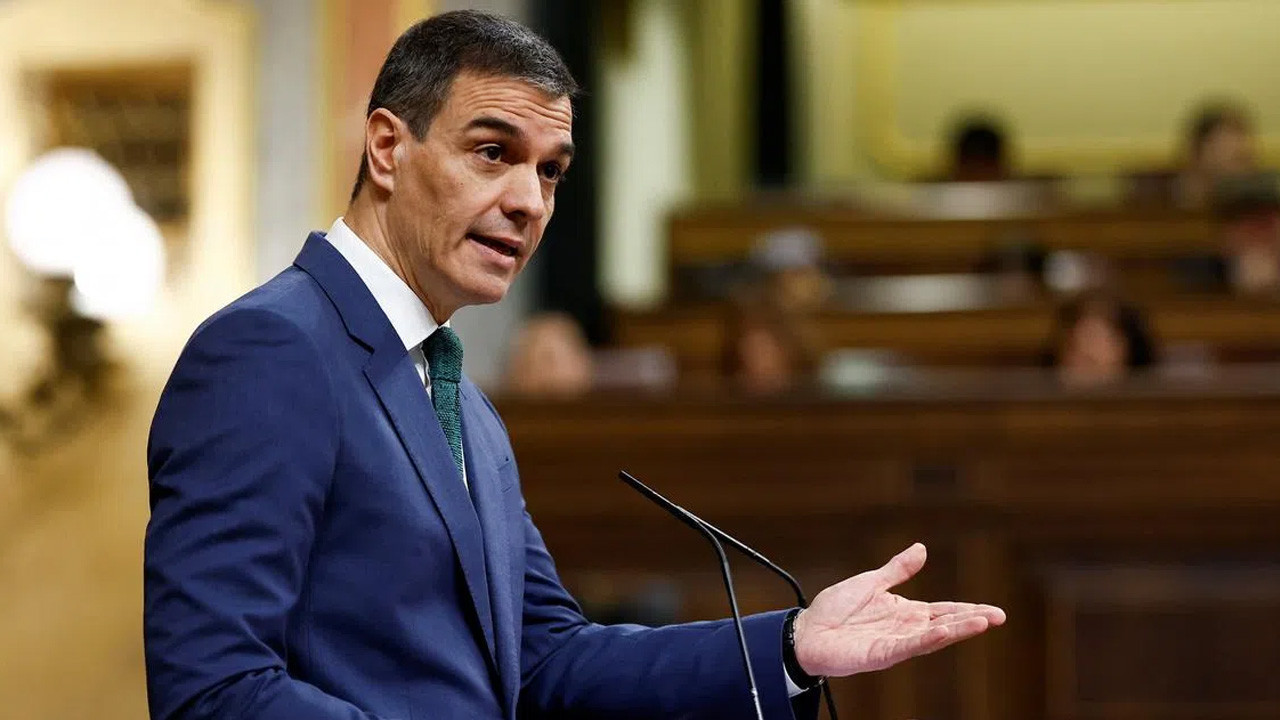 İran'dan İspanya Başbakanı Sanchez'e teşekkür! Adını füzelere yazdılar