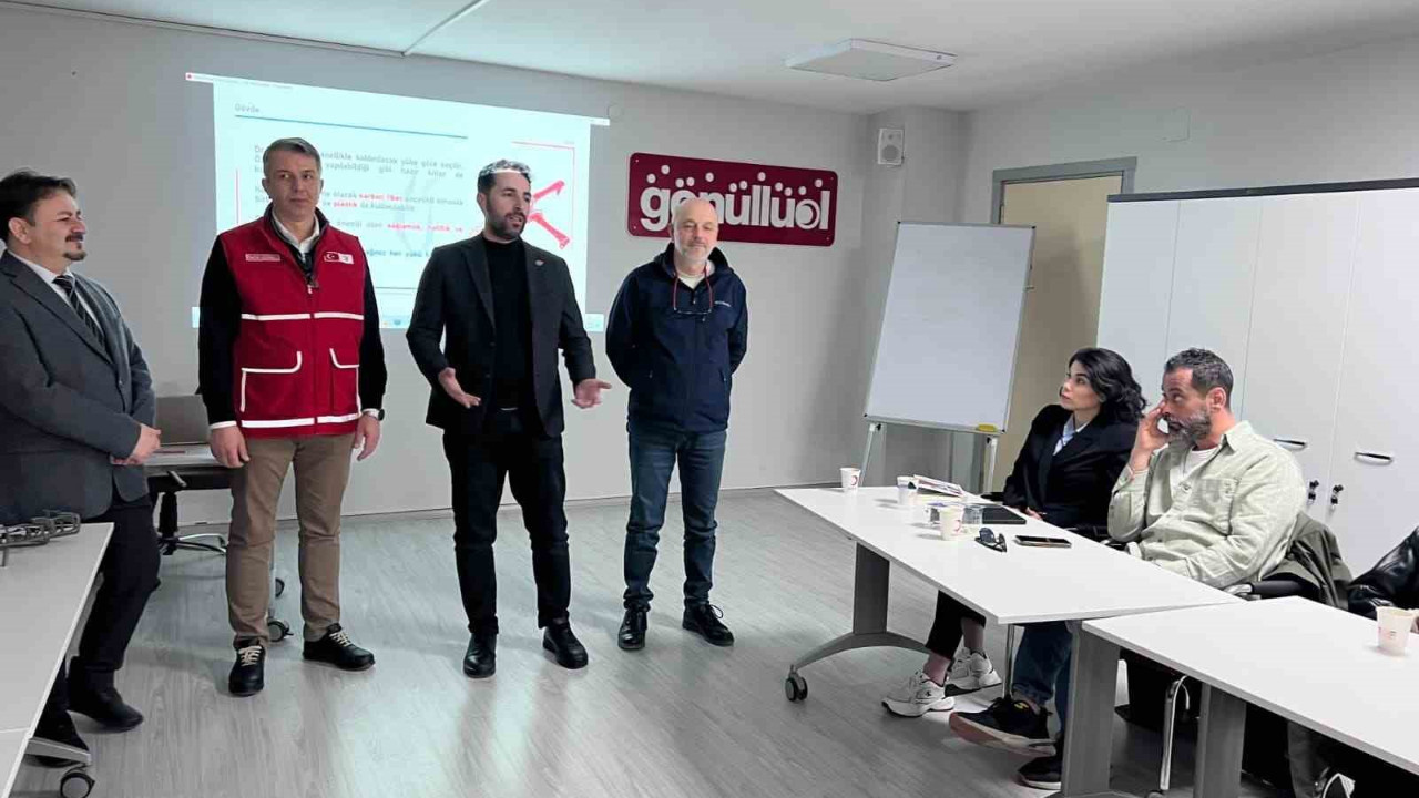 Manisa'da gazetecilere ücretsiz dron eğitimi