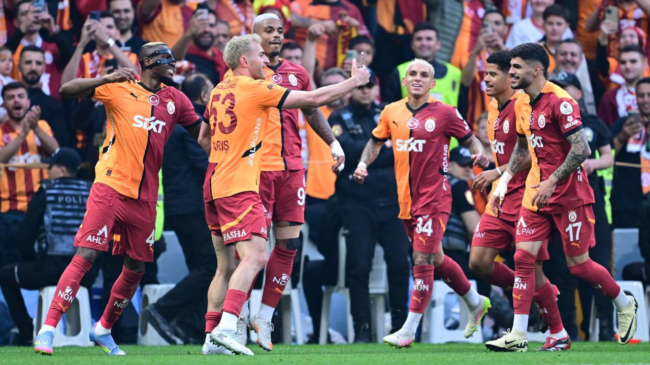 Galatasaray'ın yapacağı golcü transferini açıkladı