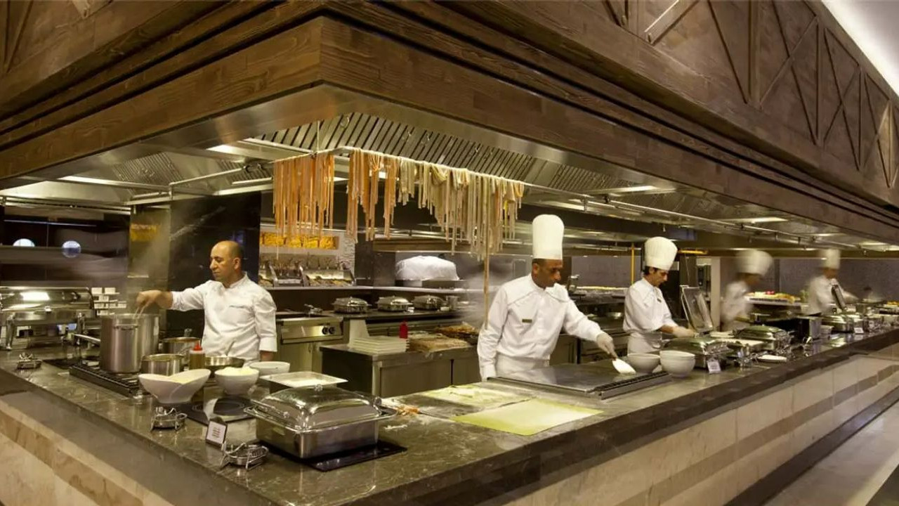 Otel ve restoranlarda yapay zeka hamlesi: Mutfaklara 'Akıllı tartı' sistemi geliyor