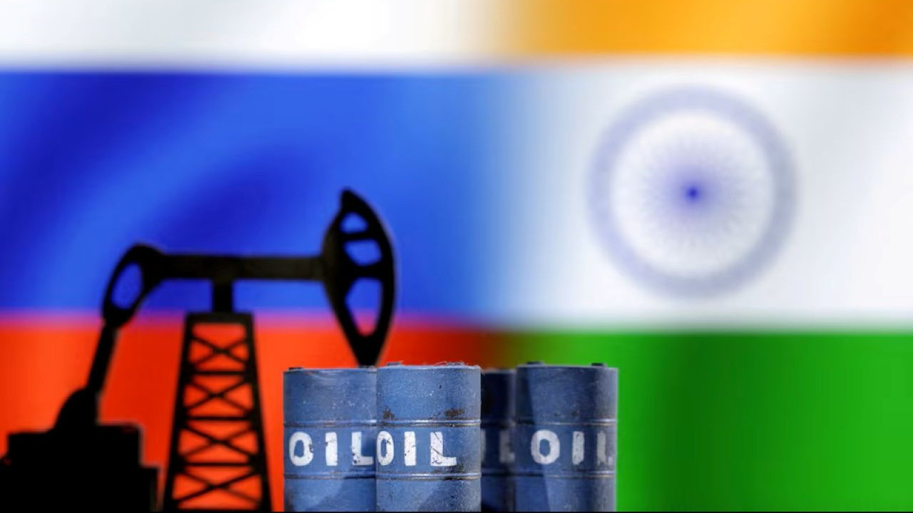 Bloomberg: Hindistan petrol alımlarında dolara alternatif para birimleri kullanıyor