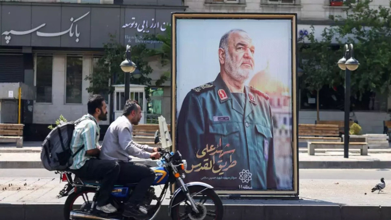 İran’da 4 ilde eş zamanlı operasyon! ABD-İsrail bağlantılı şebekeye bir darbe daha