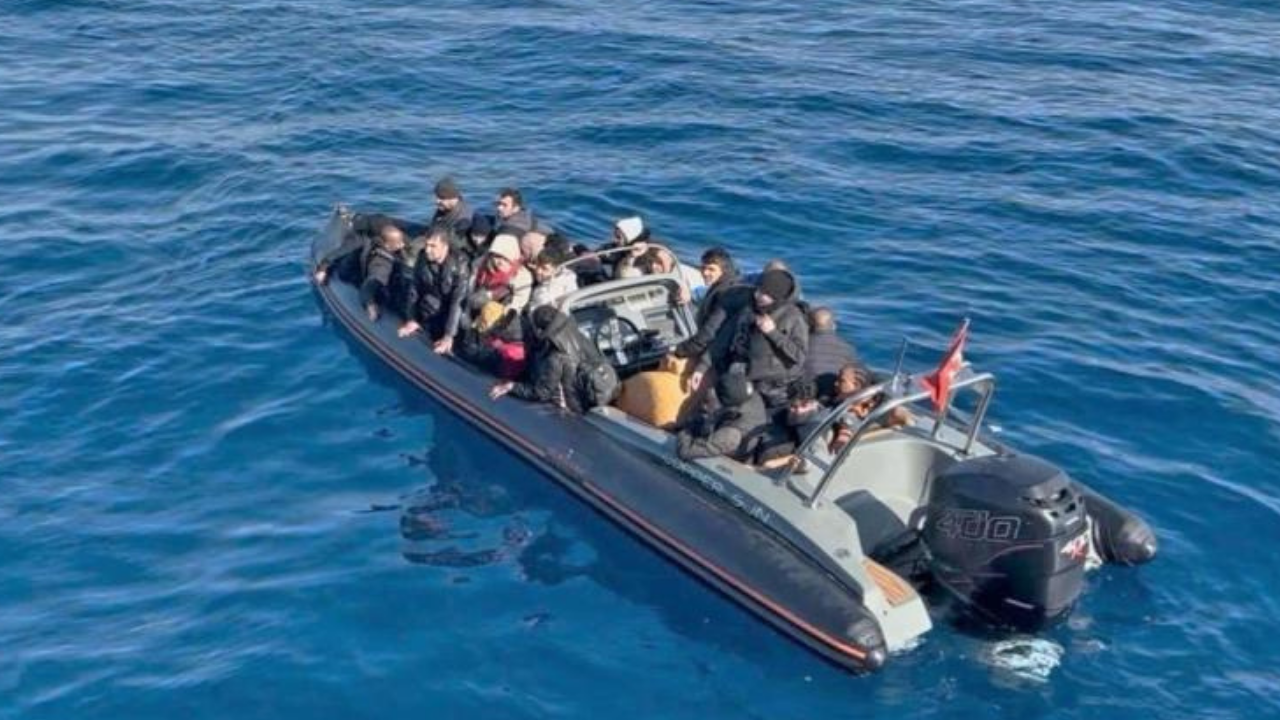 Aydın'da 2 göçmen kaçakçısı ile 101 düzensiz göçmen yakalandı